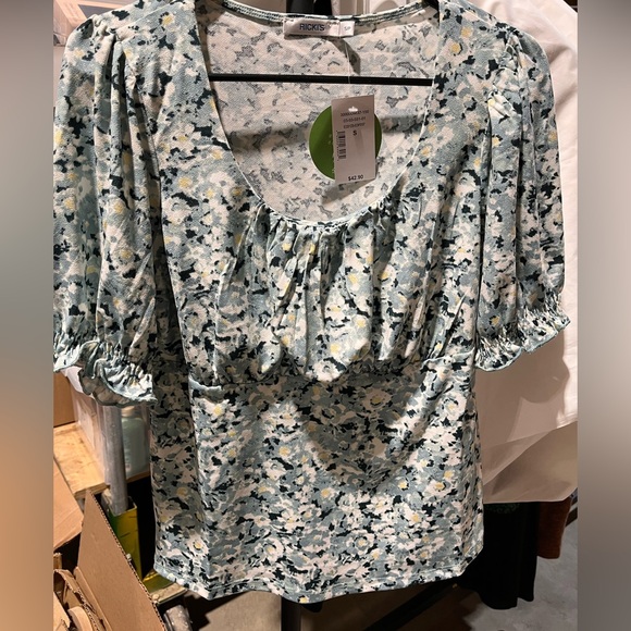 🌙 B90 Ricki’s  Women's Floral Blouse - Blue and White - Picture 2 of 2